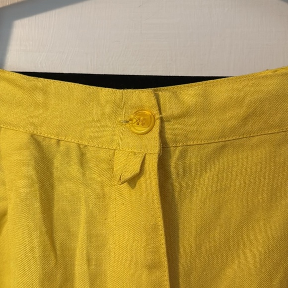 Louise Paris NWT Yellow High Rise Pleated Linen Blend Shorts; size 13/14 - Picture 5 of 9